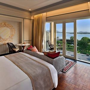 Royal Escape Enjoy Raffles Spa treatment 30 mins per Explore the exciting house activity Sunset cocktails 6PM-8PM on F&B Laundry