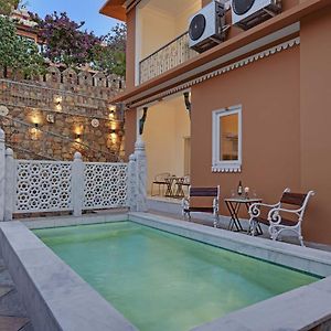 King Room Pool View