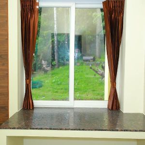 King Room Garden View