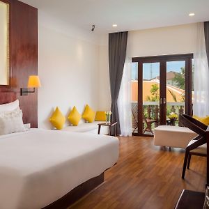 Deluxe King Room Balcony