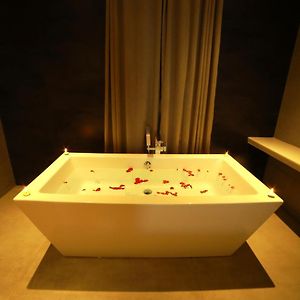Honeymoon Suite Bathtub