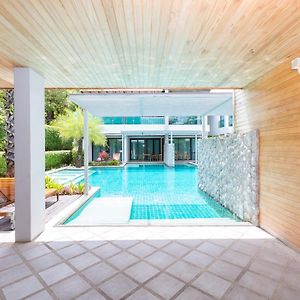 Deluxe Double Room Pool Access