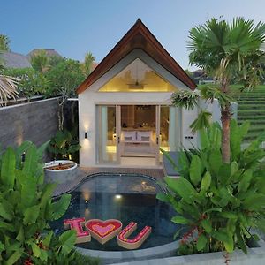 Royal One-Bedroom Private Pool Hot Tub