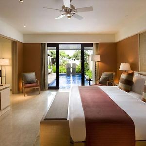 King Pool Suite