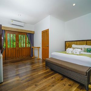 Deluxe Double Balcony Beach Shuttle
