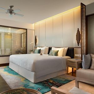 Oceanfront Deluxe King Room