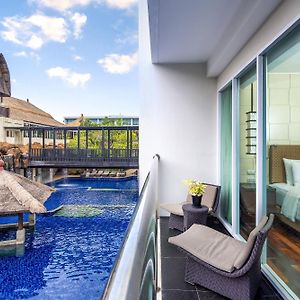 Deluxe Family Pool View Sofa Bed
