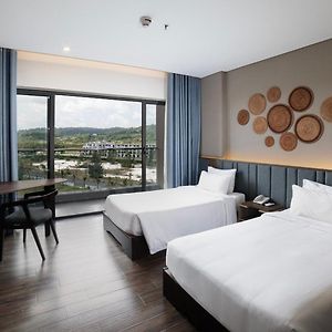 Deluxe Room Mountain View Balcony