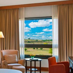 Golf View Guest room 1 King