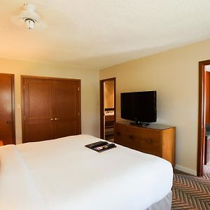 Premier Deluxe King Room