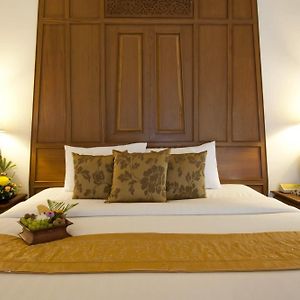 One-Bedroom Villa Junior