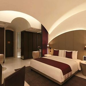 Roseate Room