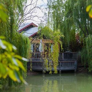 Two-Bedroom Villa Lake View Spa Bath
