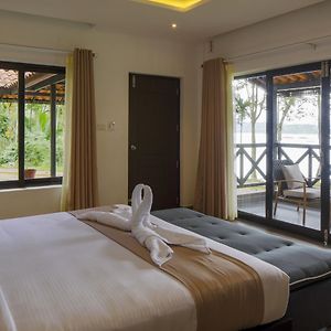 Double Room Lake View