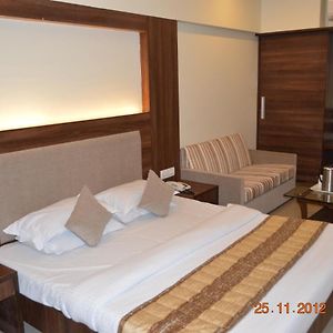 Mango Cozy Room