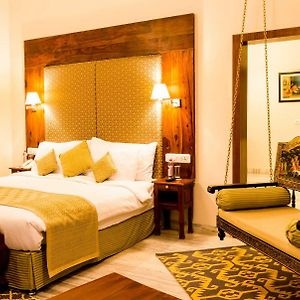 Deluxe Room King Bed