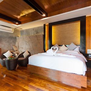 Zimmer mit Kingsize-Bett