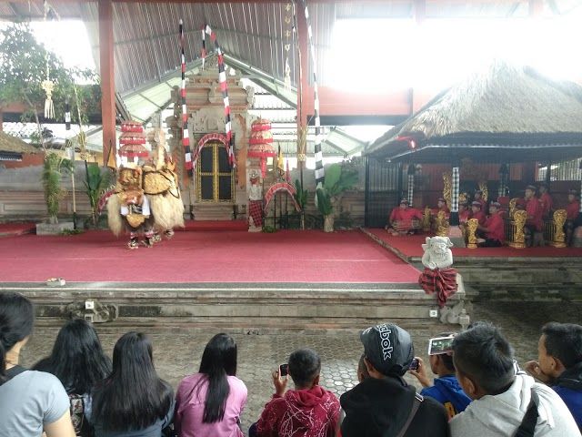 Barong Dance Putra Barong