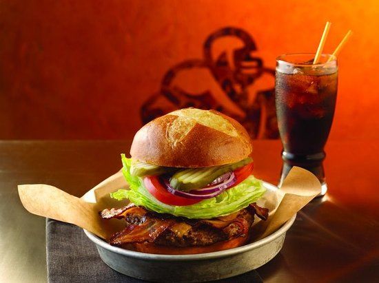 Amerisports Bar & Grill