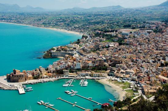 Castellammare del Golfo Beach