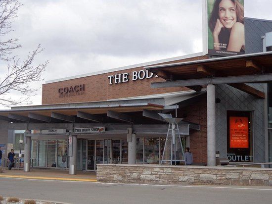 Canada One Factory Outlet Mall