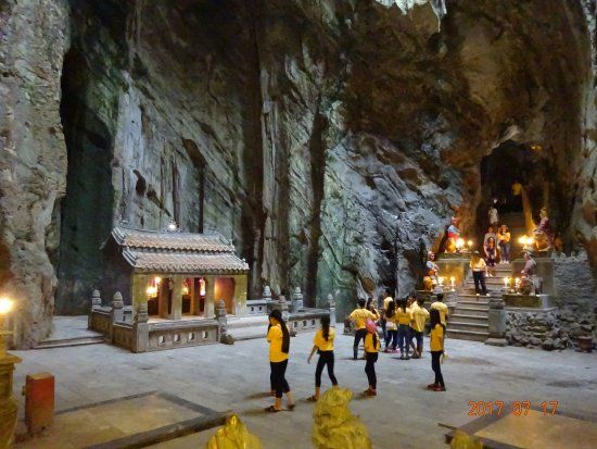 Hoa Nghiem Cave